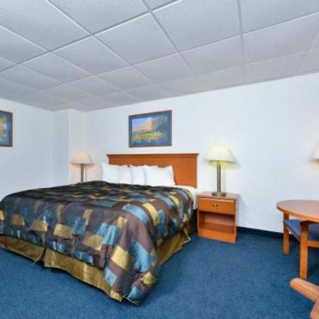 Corn Palace Inn Митчелл Экстерьер фото