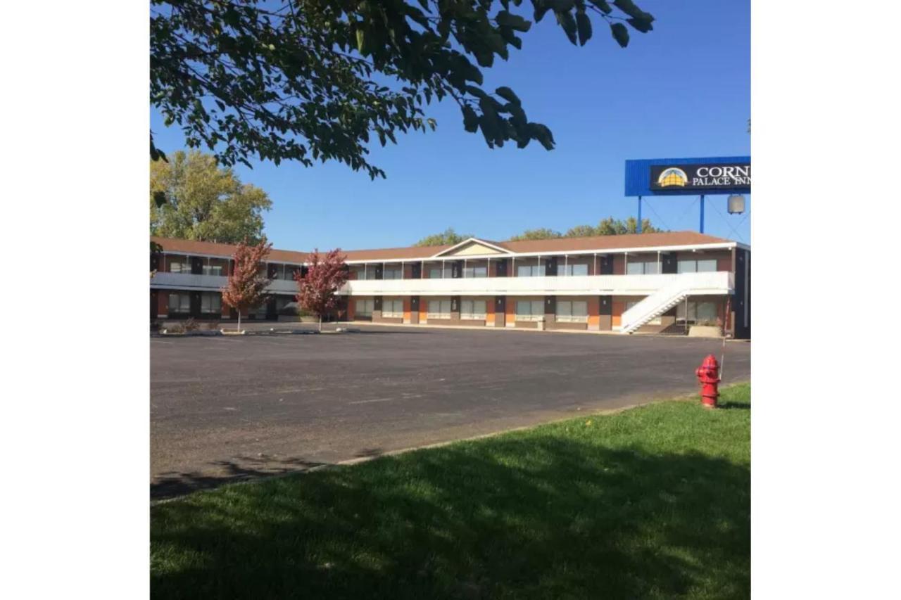 Corn Palace Inn Митчелл Экстерьер фото