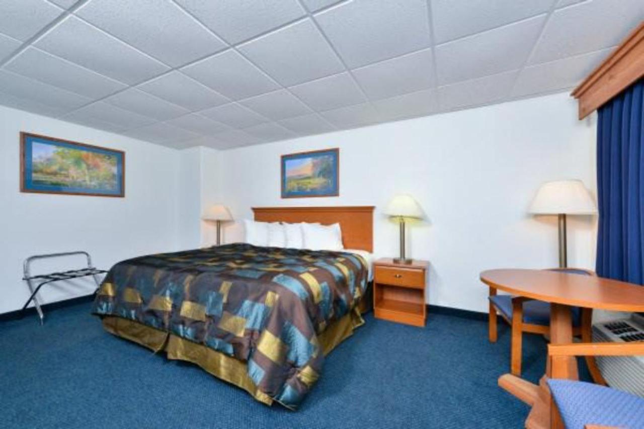 Corn Palace Inn Митчелл Экстерьер фото