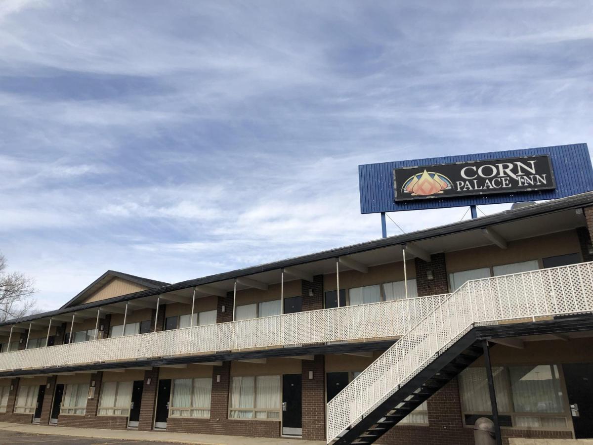 Corn Palace Inn Митчелл Экстерьер фото