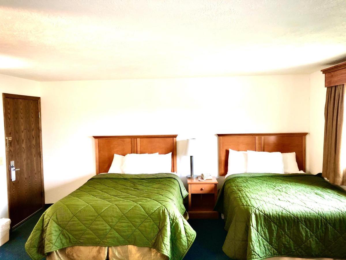 Corn Palace Inn Митчелл Экстерьер фото