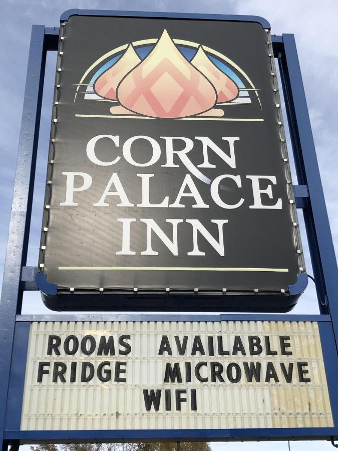 Corn Palace Inn Митчелл Экстерьер фото