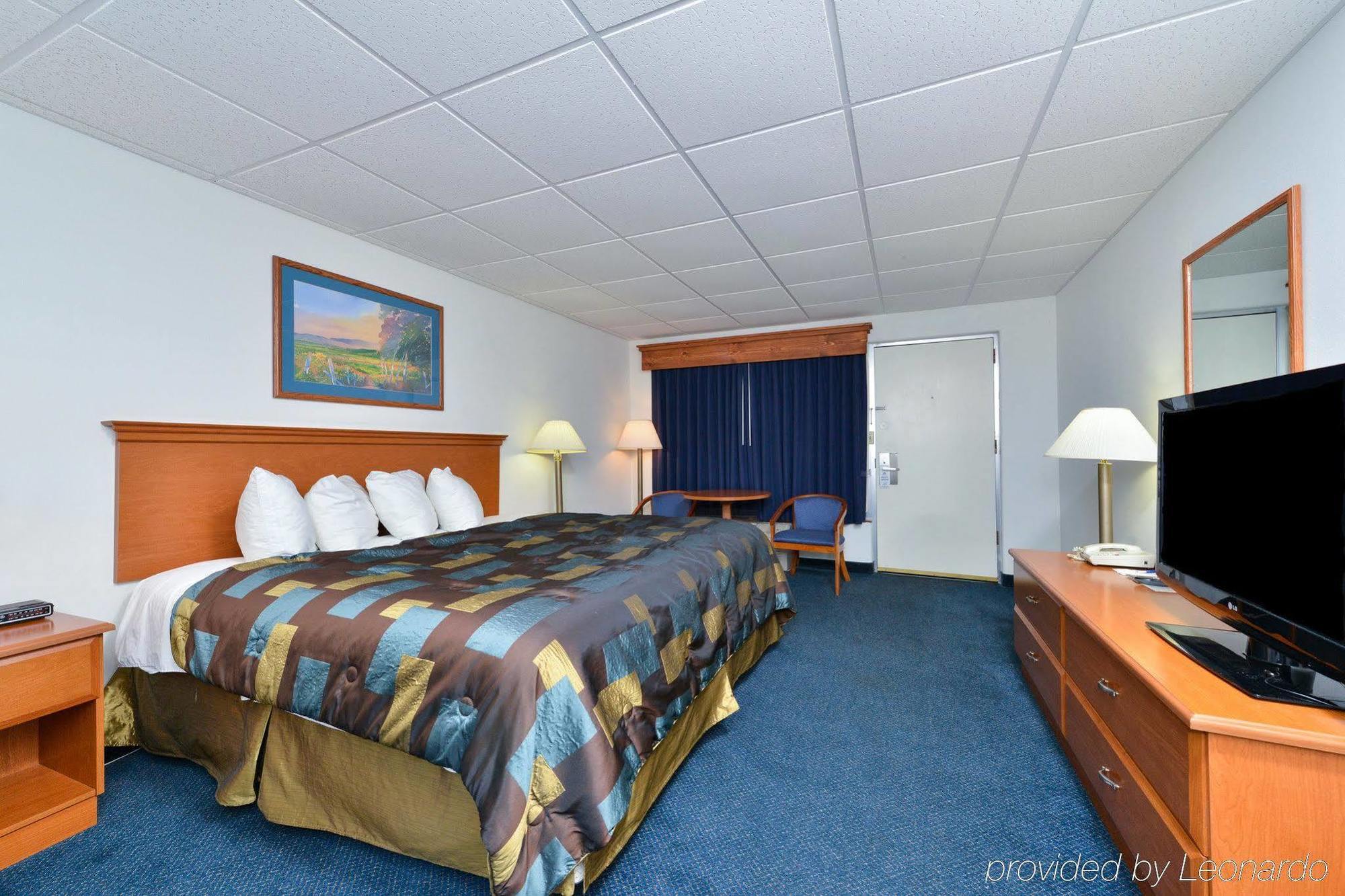 Corn Palace Inn Митчелл Экстерьер фото